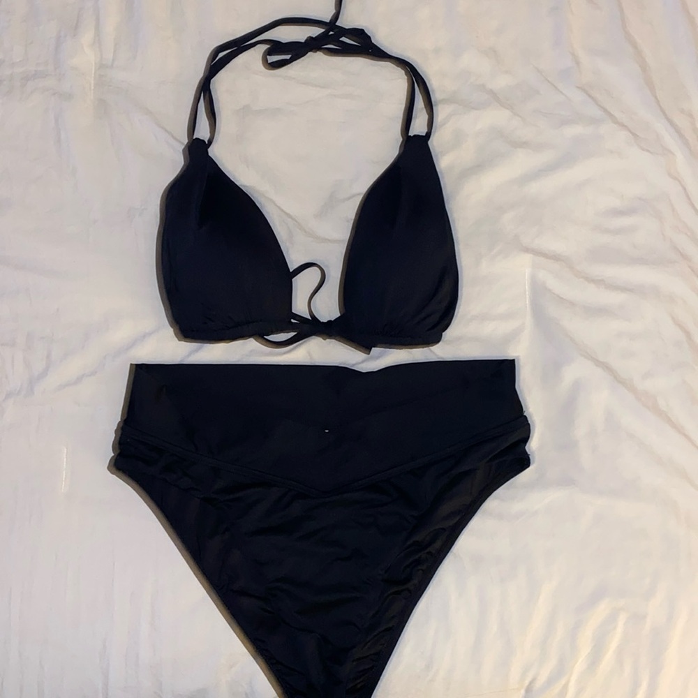 EUC La Blanca 2-piece Swimsuit